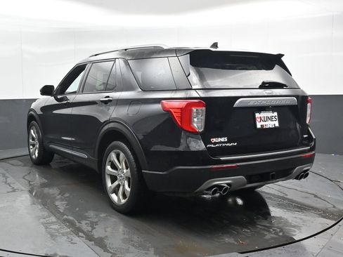Used 2020 Ford Explorer Platinum w/ Premium Technology Package image 11