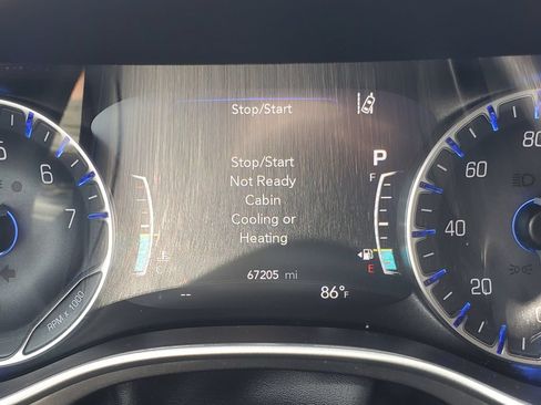 Used 2024 Chrysler Pacifica Touring-L FWD image 13