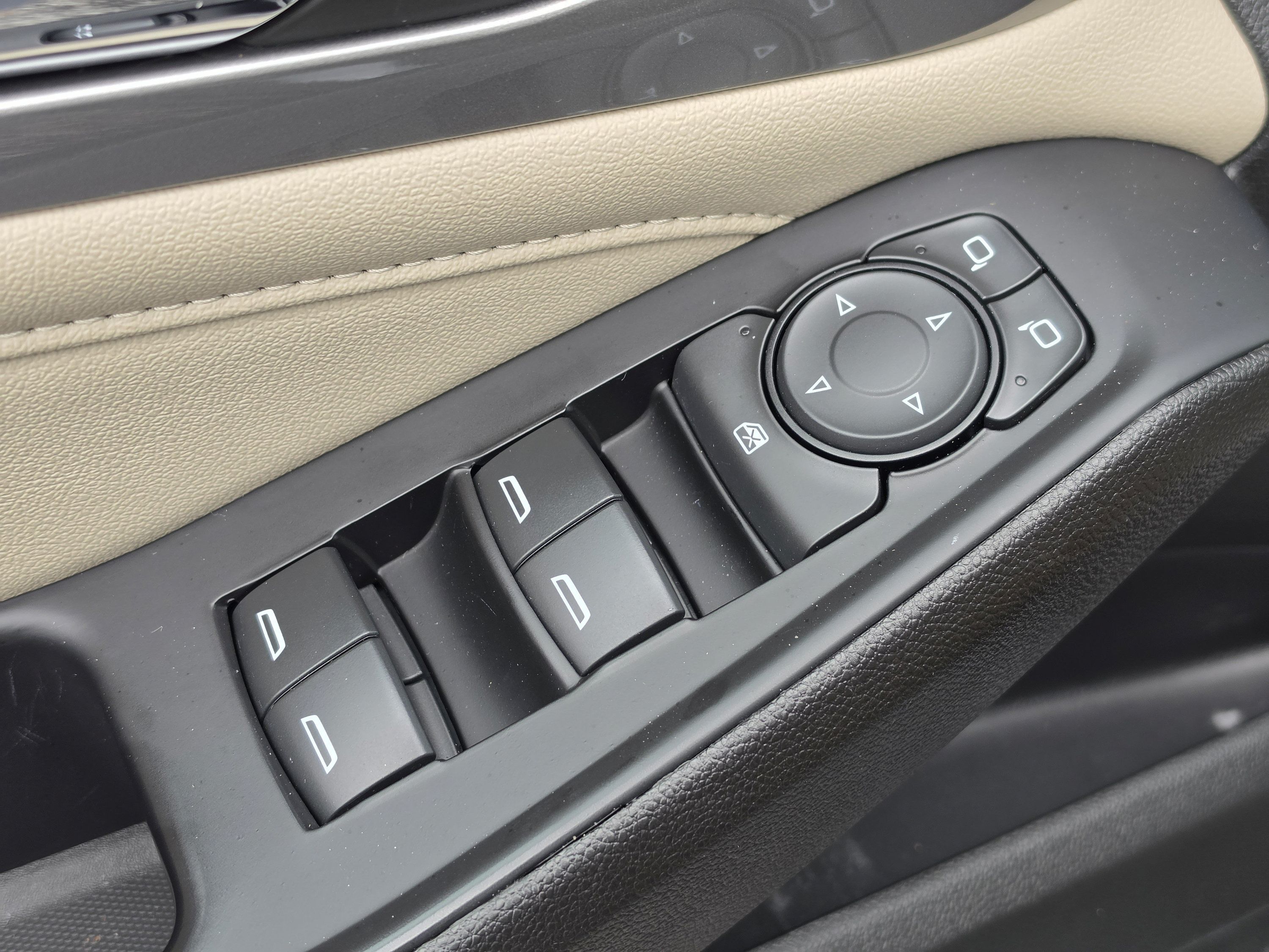 Used 2023 Chevrolet Traverse LS w/ Safety Package FWD image 23