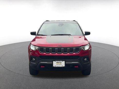 Used 2025 Jeep Compass Trailhawk image 5