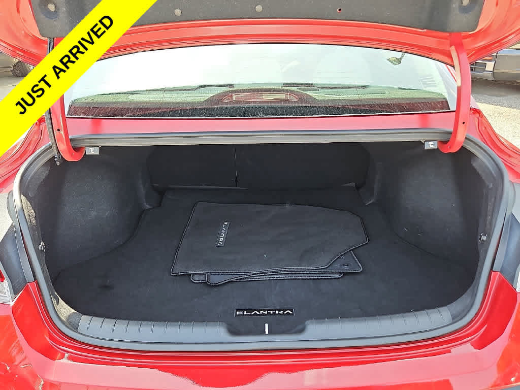 Used 2024 Hyundai Elantra Limited FWD image 31
