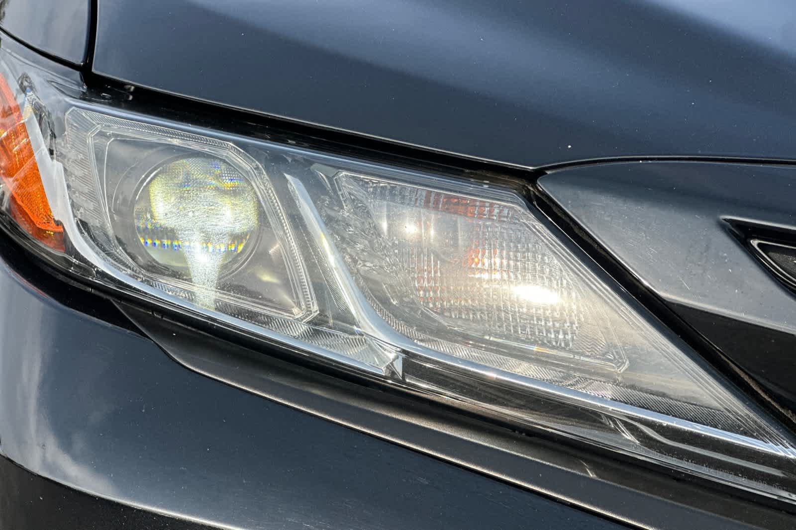 Used 2020 Toyota Camry SE FWD image 31
