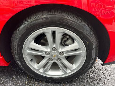 Used 2017 Chevrolet Cruze LT w/ Convenience Package image 8