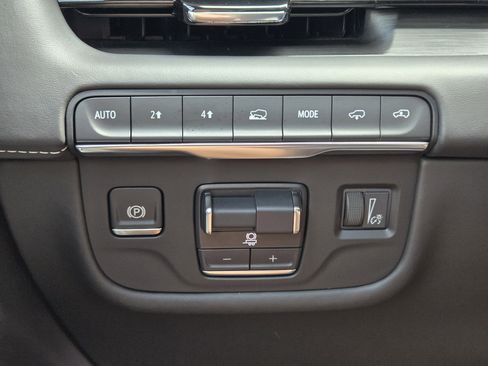 Used 2024 Cadillac Escalade Sport Platinum image 25