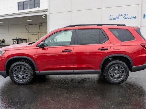 New 2025 Honda Pilot TrailSport image 8