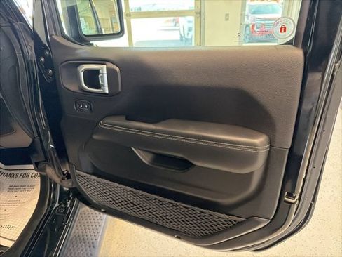 Used 2021 Jeep Wrangler Unlimited Sahara w/ Uconnect 4C Nav & Sound Group AWD/4WD image 41