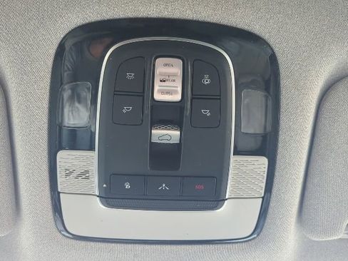 Used 2021 Hyundai Palisade Limited image 11