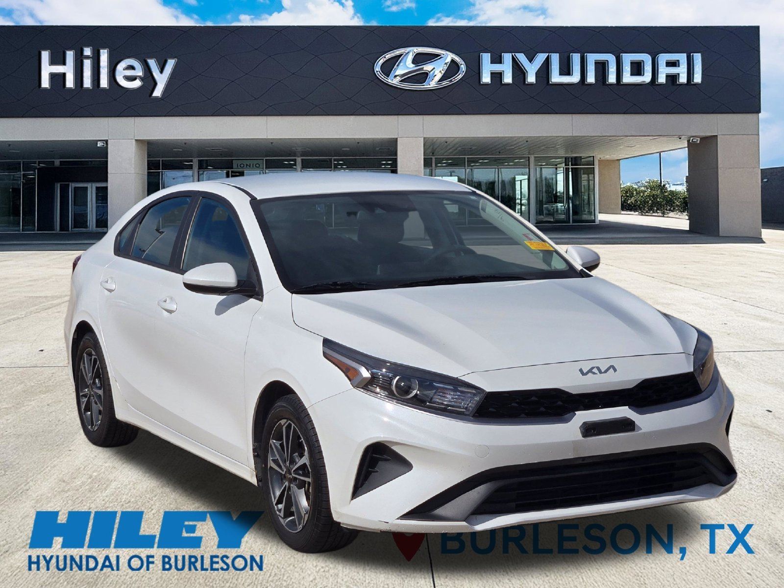 Used 2024 Kia Forte LXS FWD image 2