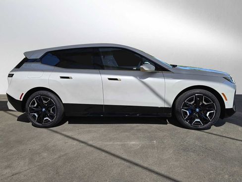 Used 2023 BMW iX xDrive50 w/ Sport Package AWD/4WD image 2