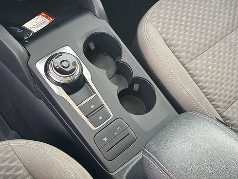 Used 2020 Ford Escape SE image 22