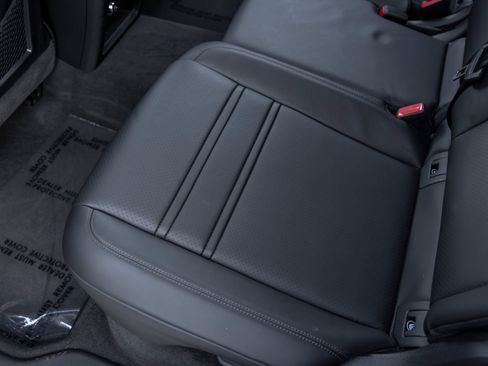 Certified 2026 Porsche Cayenne Coupe AWD/4WD image 42
