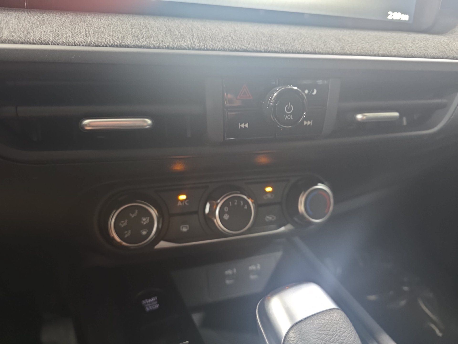 New 2027 Nissan Kicks S FWD image 23