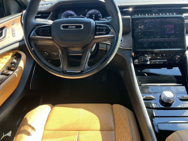 Used 2024 Jeep Grand Cherokee L Summit w/ Advanced Protech Group IV AWD/4WD image 13