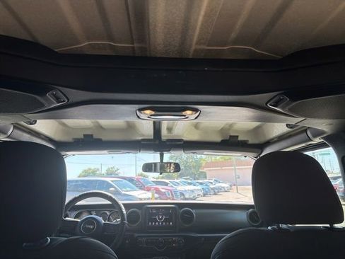 Used 2019 Jeep Wrangler Unlimited Sport S AWD/4WD image 32