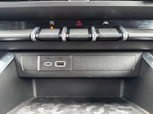 Used 2025 Chevrolet Colorado W/T image 31