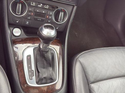 Used 2017 Audi Q3 2.0T Prestige w/ Prestige Package image 20