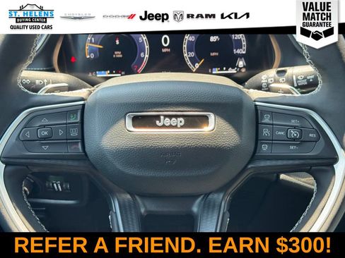 Certified 2025 Jeep Grand Cherokee Altitude AWD/4WD image 23