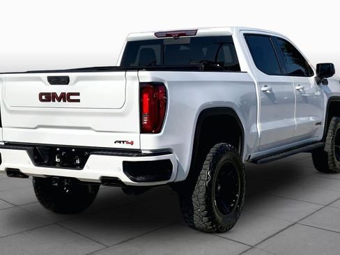 Used 2022 GMC Sierra 1500 AT4 w/ Technology Package AWD/4WD image 13