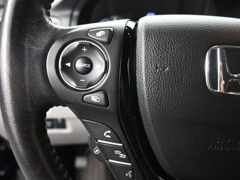 Used 2017 Honda Ridgeline RTL-E image 23