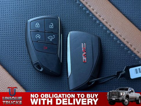 Used 2025 GMC Sierra 3500 AT4 w/ Technology Package image 36