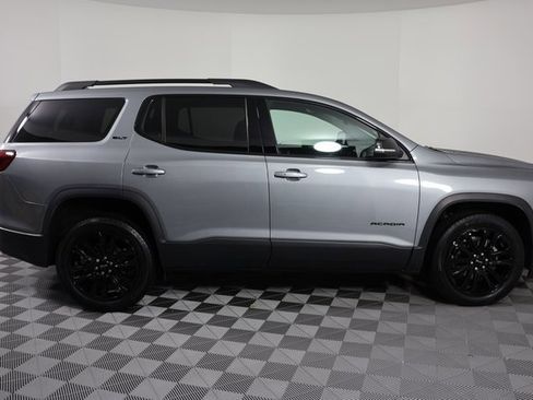 Used 2023 GMC Acadia SLT w/ Elevation Edition image 9