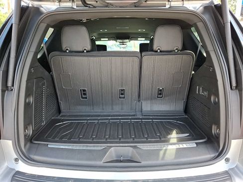 Used 2024 GMC Yukon Denali w/ Advanced Technology Package AWD/4WD image 27