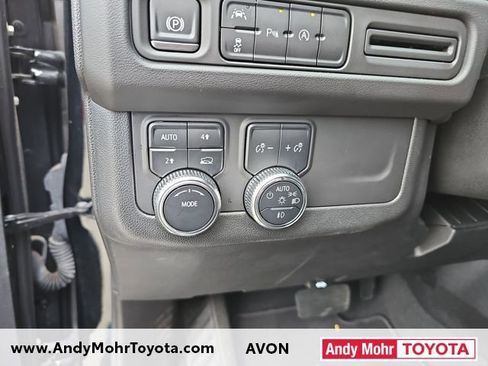 Used 2024 GMC Yukon SLT image 14