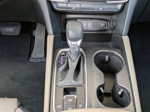 Used 2019 Hyundai Santa Fe SEL image 16