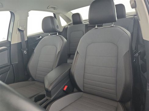 Used 2025 Volkswagen Jetta SE image 24