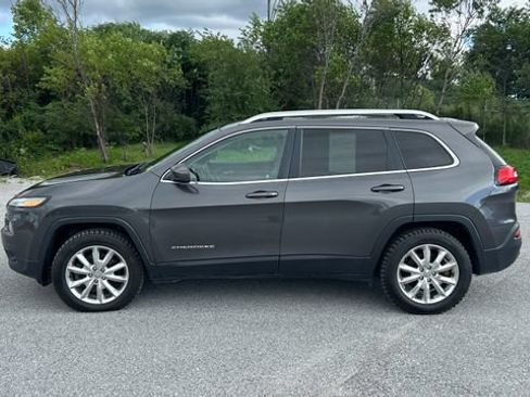 Used 2016 Jeep Cherokee Limited AWD/4WD image 6