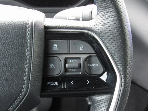 Certified 2024 Toyota Sequoia Platinum image 32