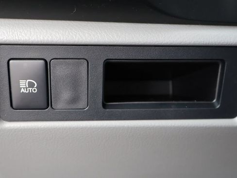 Used 2019 Toyota Sequoia SR5 AWD/4WD image 26