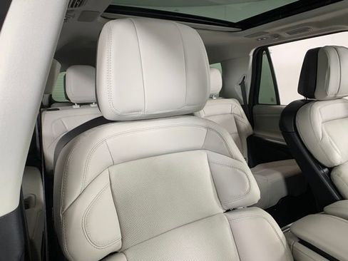 New 2025 Lincoln Navigator Reserve image 26