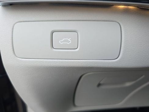 Certified 2023 Volvo XC90 B6 Plus w/ Protection Package Premier image 31