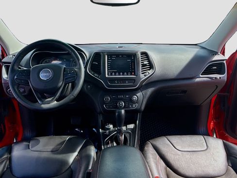 Used 2021 Jeep Cherokee Trailhawk AWD/4WD image 3