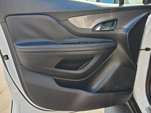 Used 2020 Buick Encore Preferred FWD image 9
