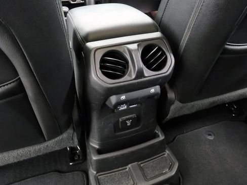Used 2023 Jeep Wrangler Unlimited Sahara AWD/4WD image 19