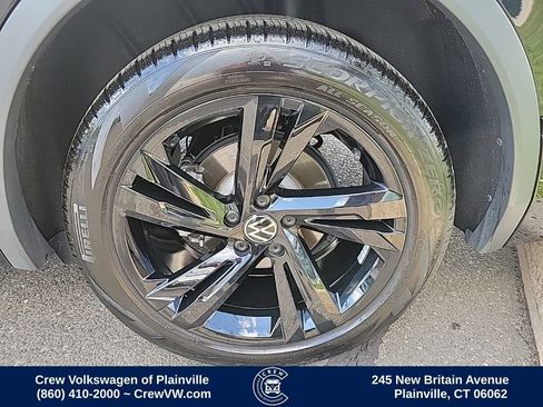 Certified 2024 Volkswagen Tiguan SE R-Line AWD/4WD image 18