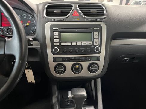 Used 2008 Volkswagen Eos Komfort FWD image 66
