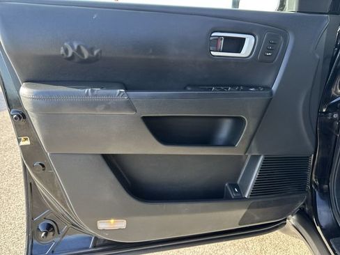 Used 2011 Honda Pilot Touring image 22