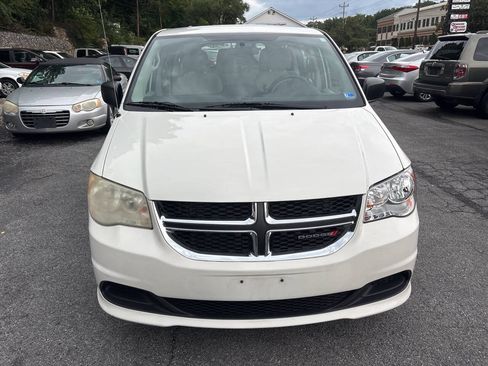 Used 2013 Dodge Grand Caravan American Value Package FWD image 3