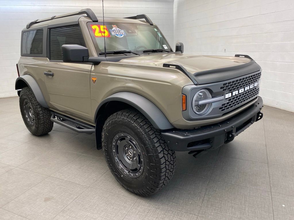 Used 2025 Ford Bronco Badlands AWD/4WD image 6