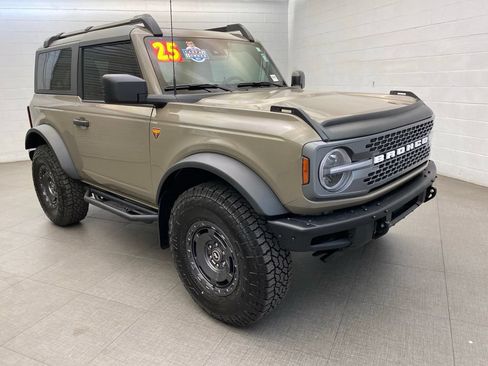 Used 2025 Ford Bronco Badlands AWD/4WD image 6