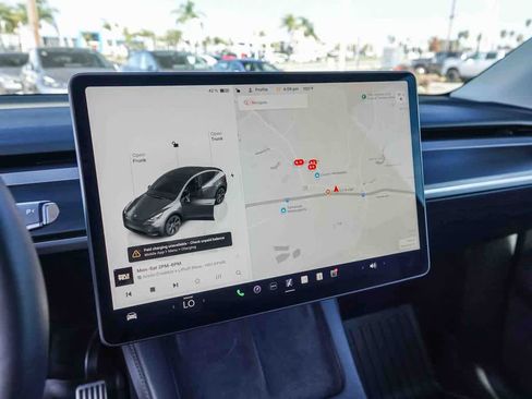 Used 2023 Tesla Model Y Long Range image 12