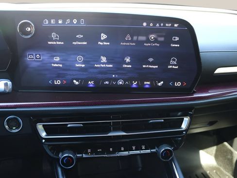 Used 2026 Chevrolet Traverse Z71 w/ Enhanced Driving Package AWD/4WD image 23
