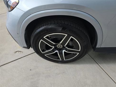 Used 2025 Mercedes-Benz GLC 350e 4MATIC image 13