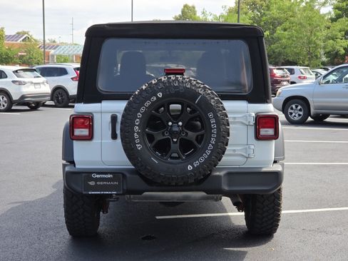Used 2022 Jeep Wrangler Unlimited Sport AWD/4WD image 18