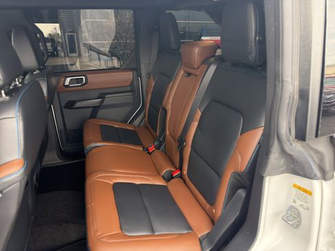 Used 2024 Ford Bronco Outer Banks image 15