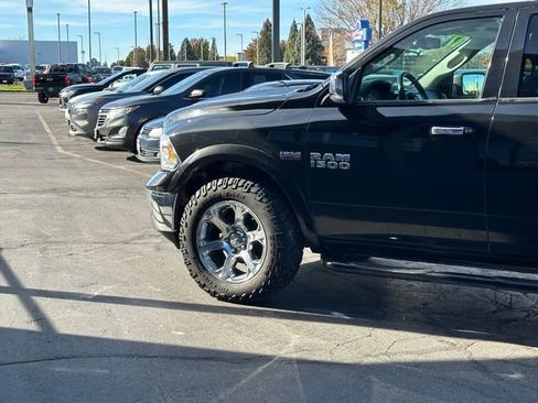 Used 2017 RAM 1500 Laramie image 9