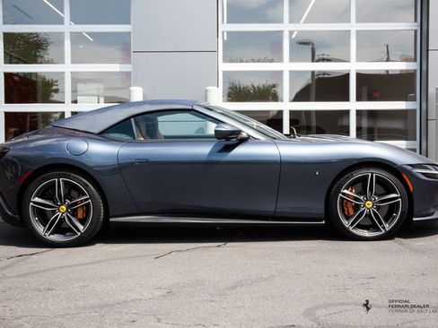 Used 2025 Ferrari Roma Spider RWD image 7